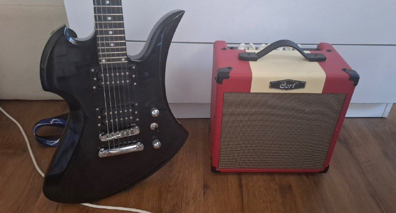 Гитара Harley Benton, комбик Cort 15 ватт