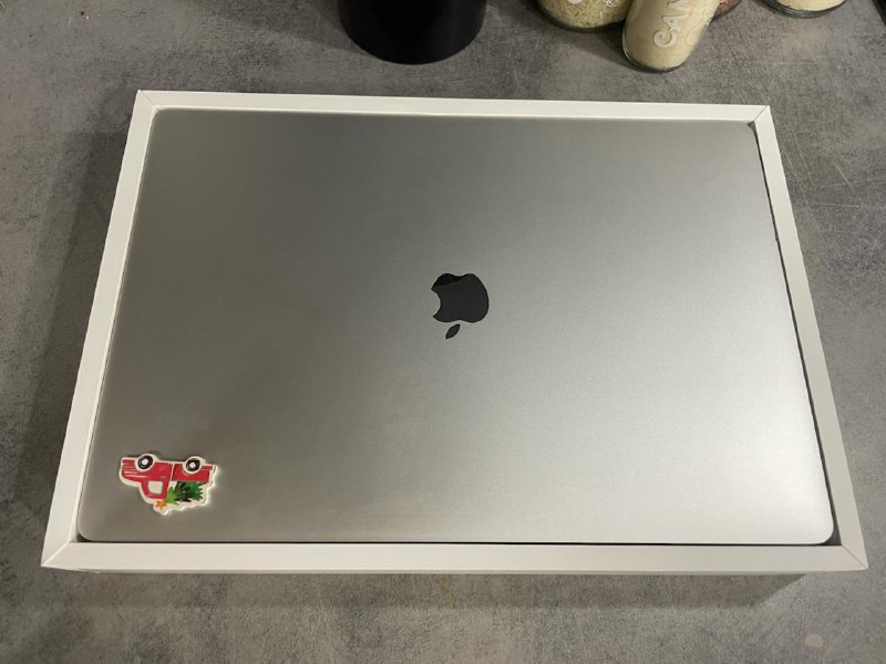 Macbook Pro 16 2019 Intel Core i7 Radeon Pro 5300M 16GB RAM 512GB SSD 10