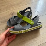 Сандалии Crocs, кроссовки adidas 1