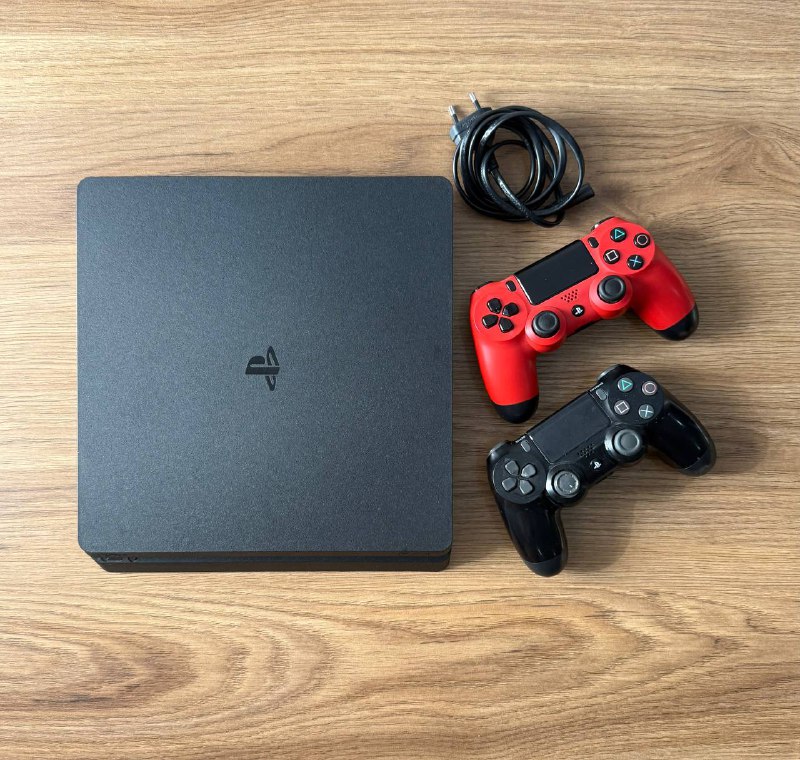 Робот-пылесос Xiaomi, отпариватель Scarlett, PlayStation 4 Slim, электронабор для вина 3
