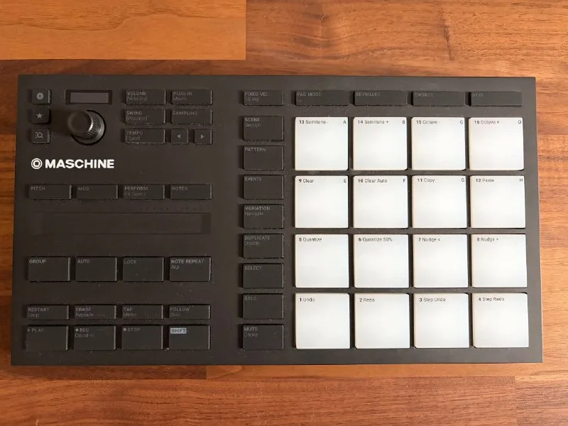 MIDI-контроллер Native Instruments Maschine Mikro MK3 1