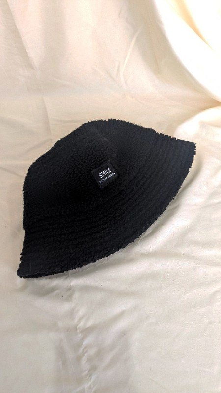 Черная теплая панама H&M Divided