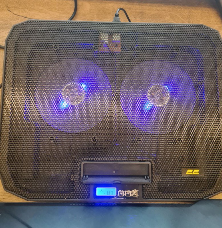 Две подставки охлаждения для ноутбука