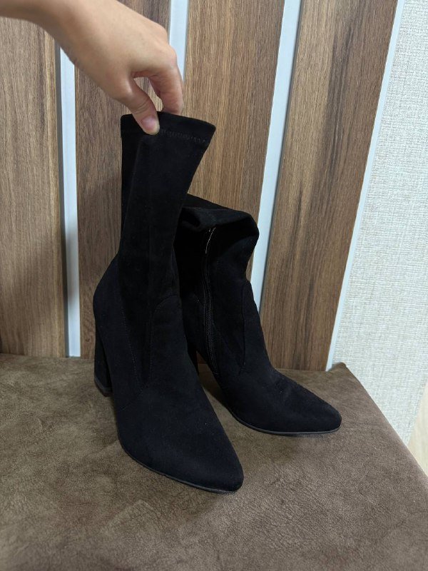 Ботильоны чулки черные с острым носиком