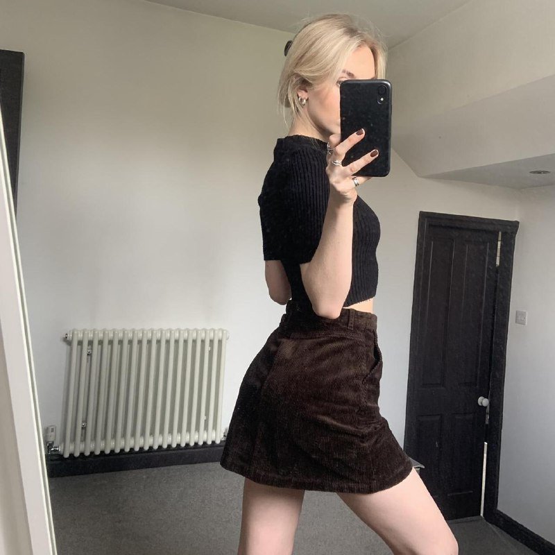 Лонгслив SKIMS, Женские брюки Nice One, Юбка Monki коричневая, Юбка Monki чёрная 6