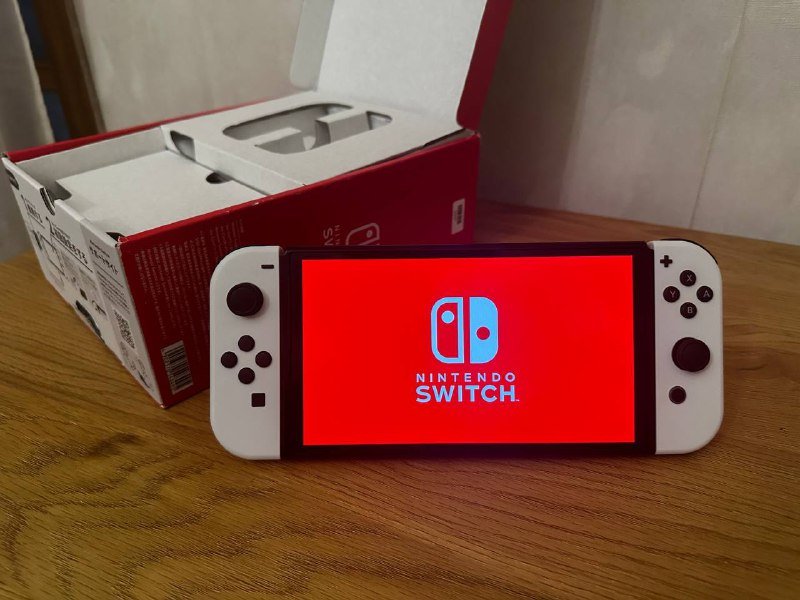 Nintendo Switch OLED White 3
