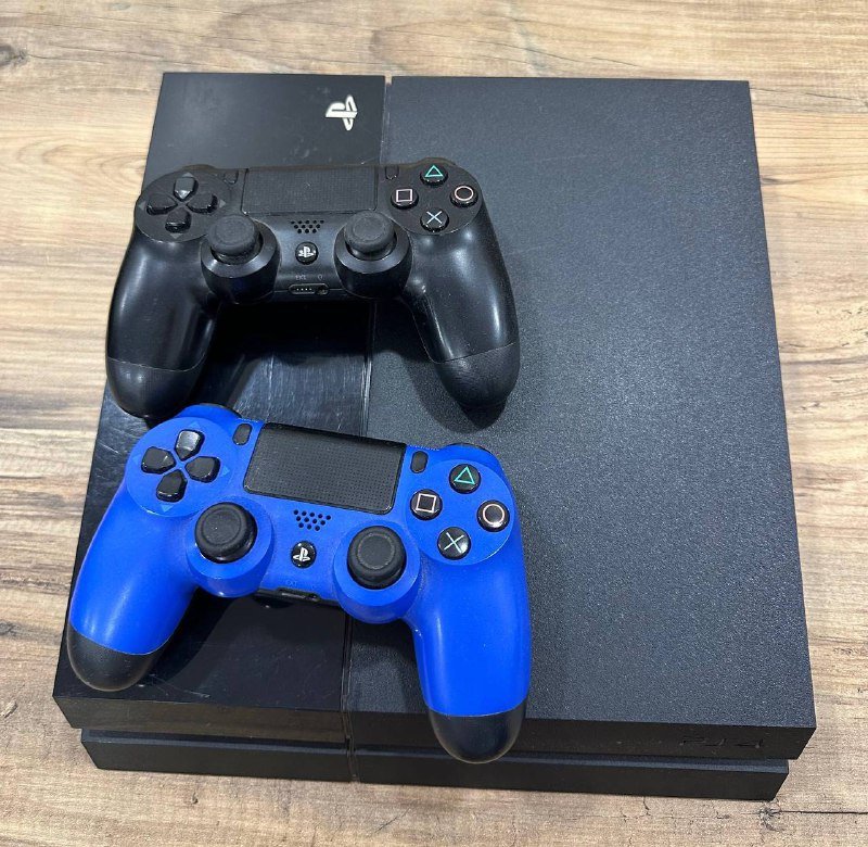 PlayStation 4 500гб, 2 контроллера, игры