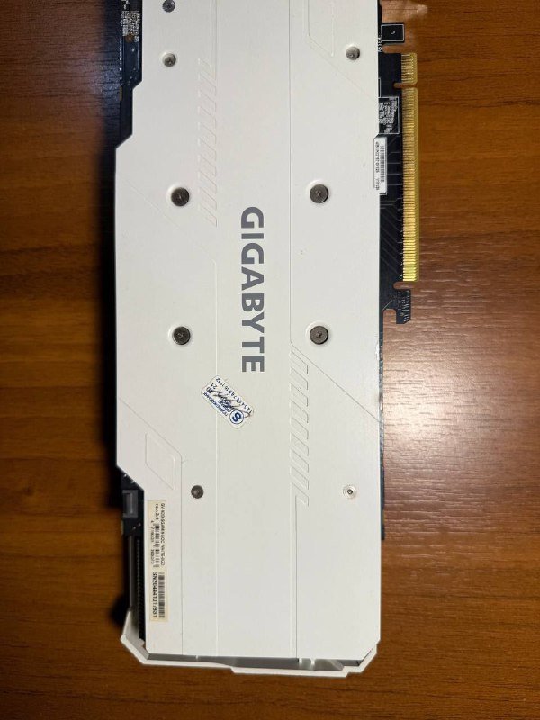 Видеокарты Gigabyte RTX 3060 12GB и 2060 Super 8GB 5