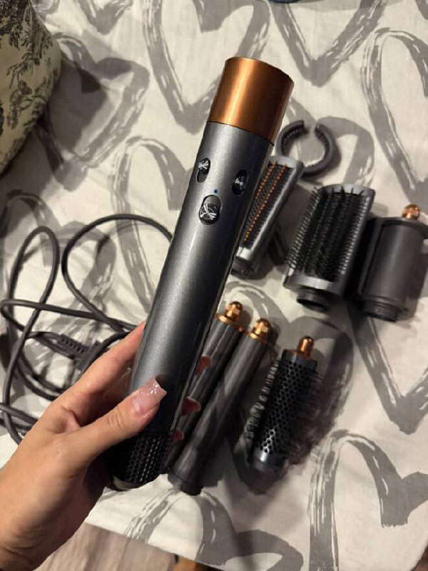 Высококачественный фен Dyson с насадками 4