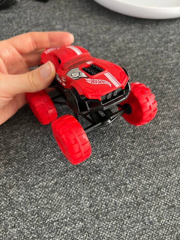 Игрушечная машинка 2