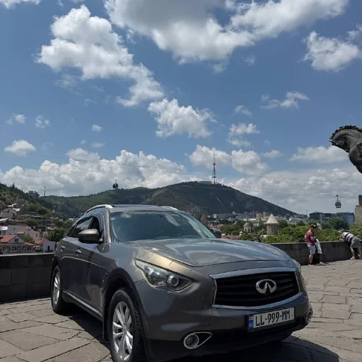 Infiniti FX35 2012