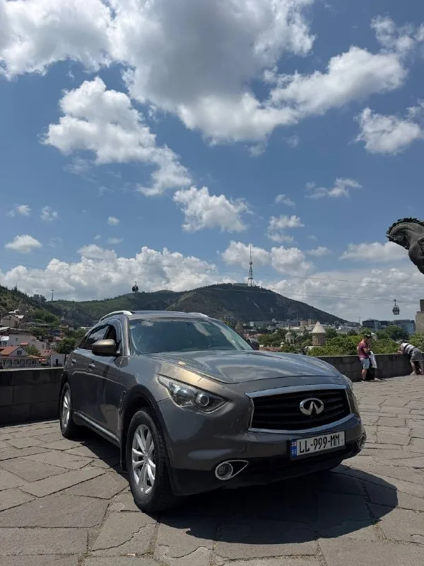 Infiniti FX35 2012 1