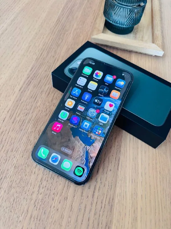 iPhone 13 Pro 128 GB зеленого цвета 1
