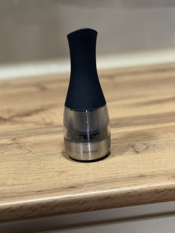 Электро мельница с батарейками и черным перцем