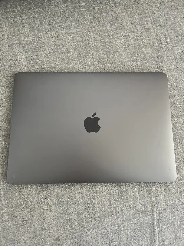 MacBook Pro 2019 1