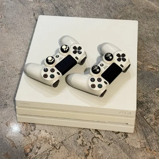 PlayStation 4 Pro, 2 DualShock 4