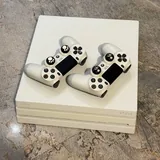 PlayStation 4 Pro, 2 DualShock 4 1