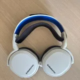 Монитор BENQ, колонка Marshall, контроллер Traktor, мышь, клавиатура, наушники 6