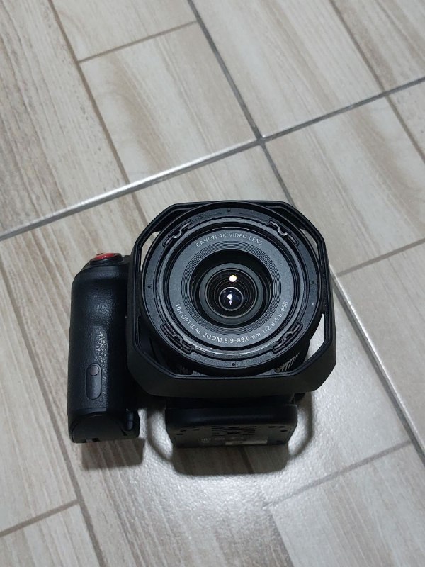 Canon EF 135mm f/2L USM 7