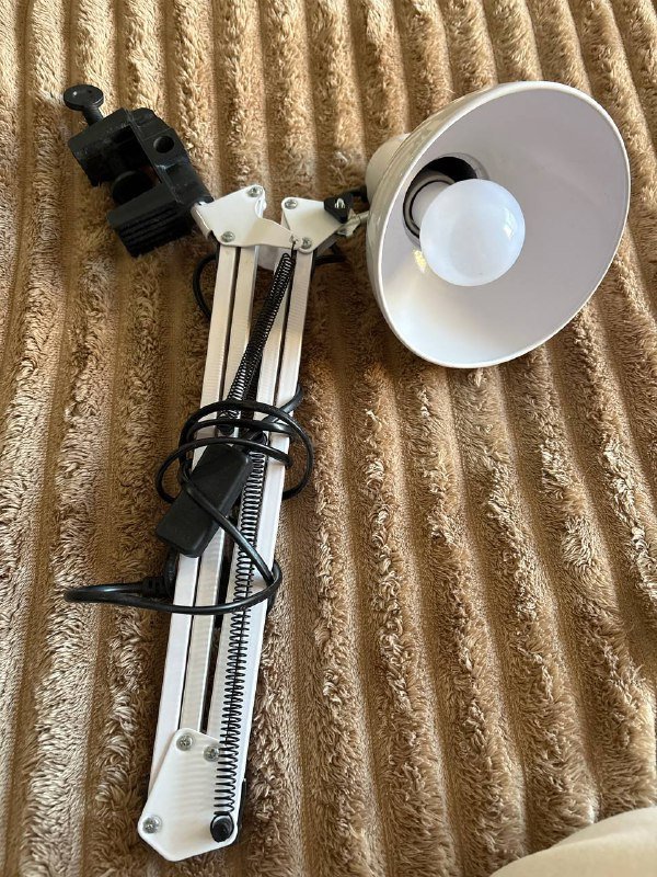 Лампа настольная с лампочкой