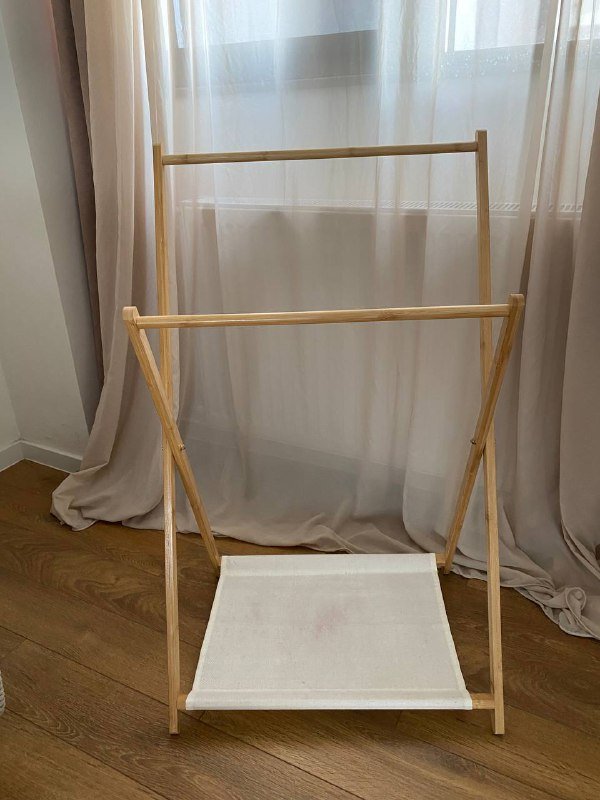 Вешалка для детской одежды или полотенец