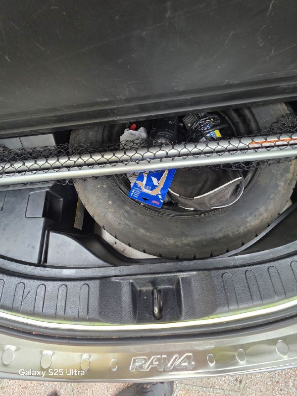 Toyota RAV4 2017 Hybrid Limited 3