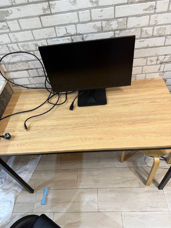 Монитор Acer V247Y Ebiv, игровой руль, оперативка G.Skill Aegis 16Гб, клавиатура HyperX Alloy Core RGB, игровое кресло Vertex, держатель Razer Mouse Bungee V3, стол 120/60/75