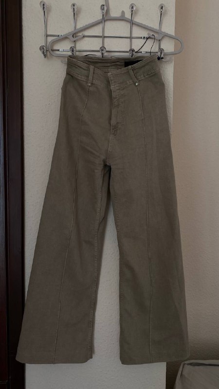 Боди Oysho, штаны Zara, пуховик no name, свитер H&M, рюкзак, спальник-кокон Campsor 2