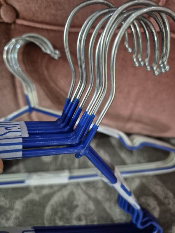 Вешалки прорезиненные белые и синие 3