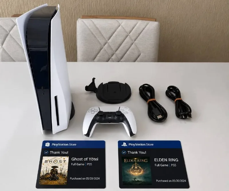PlayStation 5 с двумя играми