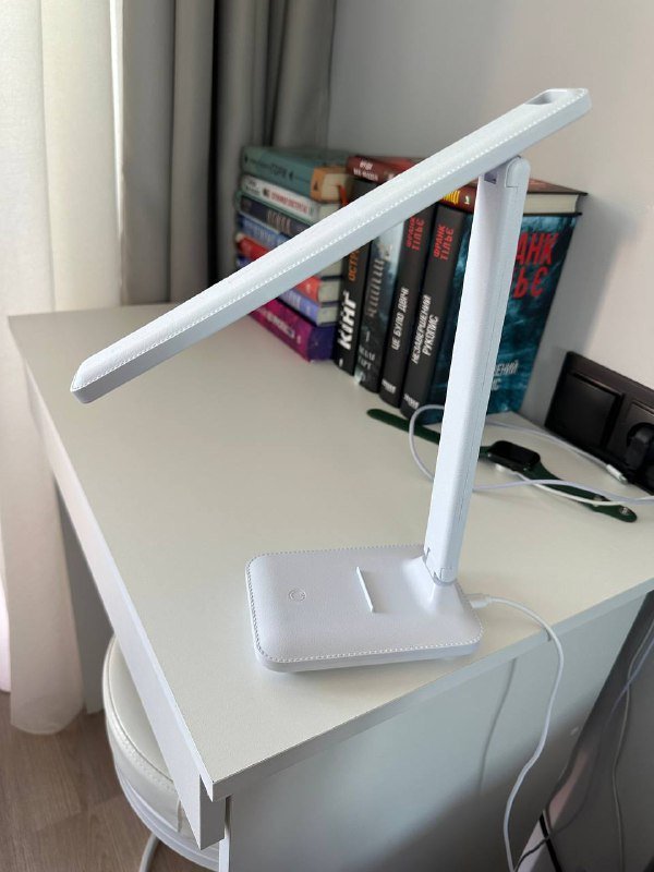 Настольная лампа белого света с регулировкой яркости 3
