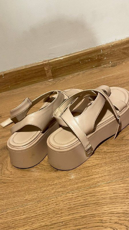 босоножки на платформе бежевые, туфли лодочки черные, лоферы черные, ботильоны черные 2