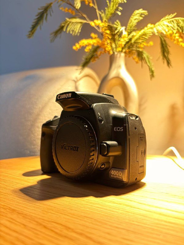 Canon 400d и Canon 1200d камеры с аксессуарами