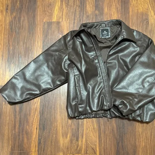 Кожаная куртка Pull & Bear XL
