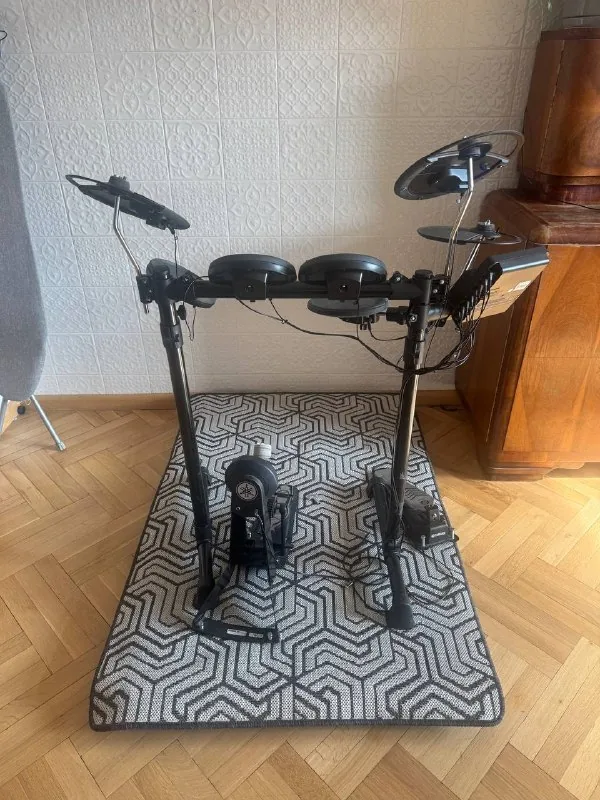 Электронная барабанная установка Yamaha DTX450 1