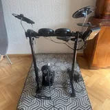 Электронная барабанная установка Yamaha DTX450 1