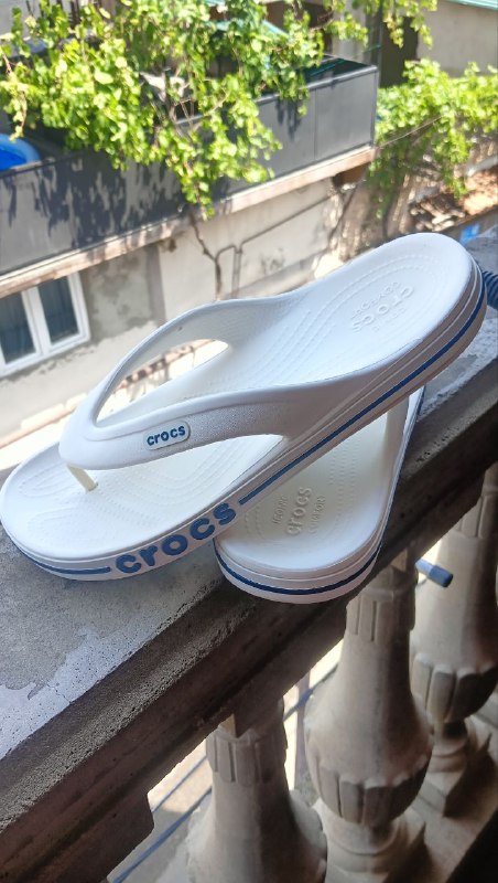Оригинальные шлепки Crocs белые