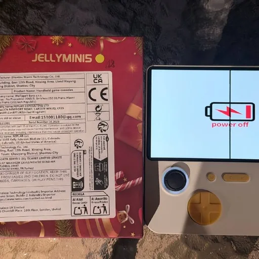 Портативная игровая консоль E5