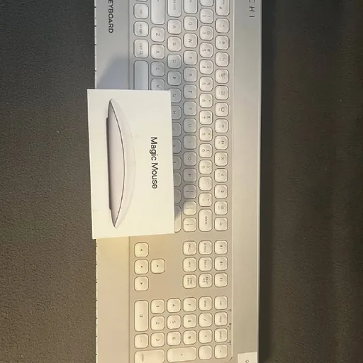 Satechi Aluminum Bluetooth Keyboard, Magic Mouse a1657