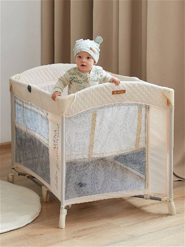 Манеж-кроватка для младенца
