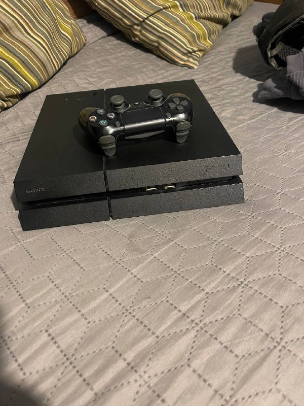 ps 4 с джойстиком и дисками