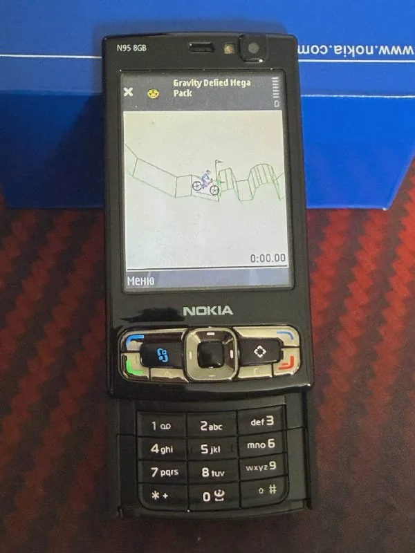 Nokia N95 8GB кнопочный телефон 1