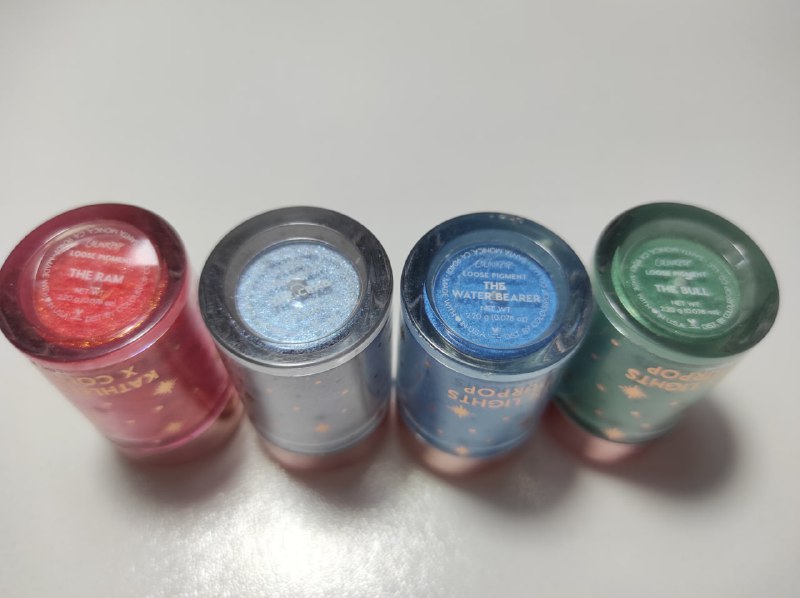 Рассыпчатые тени COLOURPOP Kathleen Lights Zodiac 3 оттенка 2