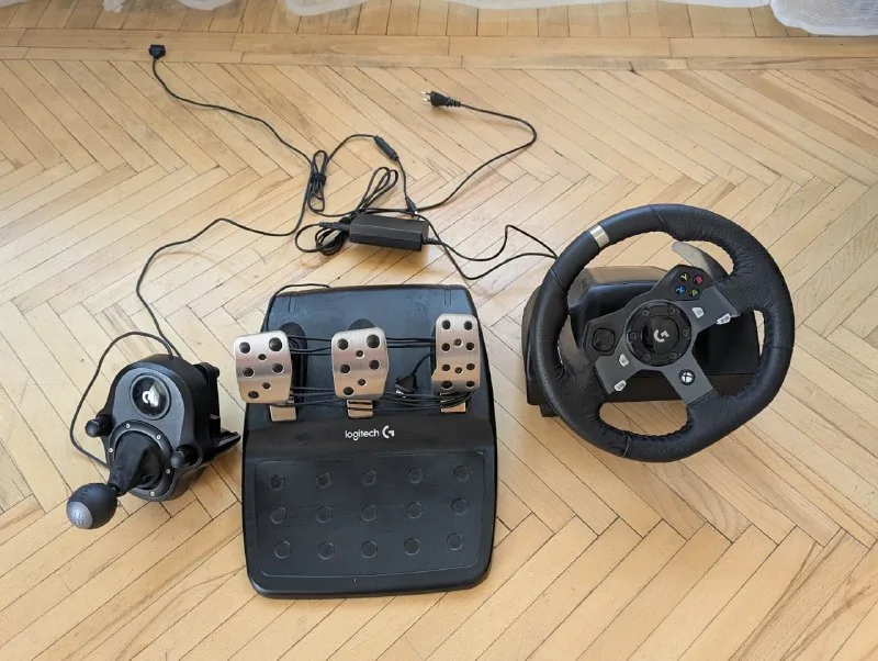 Игровой руль Logitech G920, педали, шифтер 1