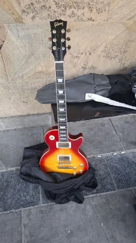 Электрогитара Gibson Les Paul реплика