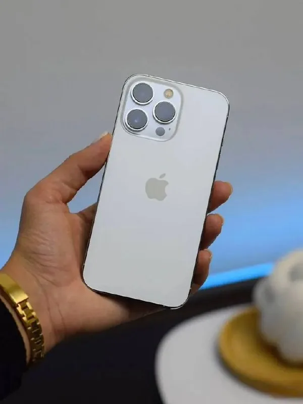 iPhone 13 Pro 1