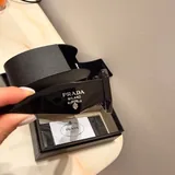 Солнцезащитные очки Prada 4