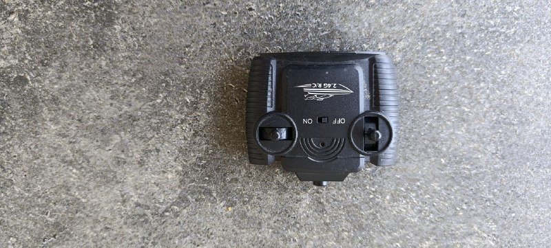 RC лодка с двухмоторным двигателем и аккумулятором 3