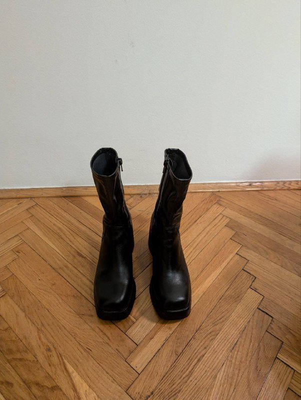 Ботинки vagabond кожа 36, Кеды convers замша 36,5 2