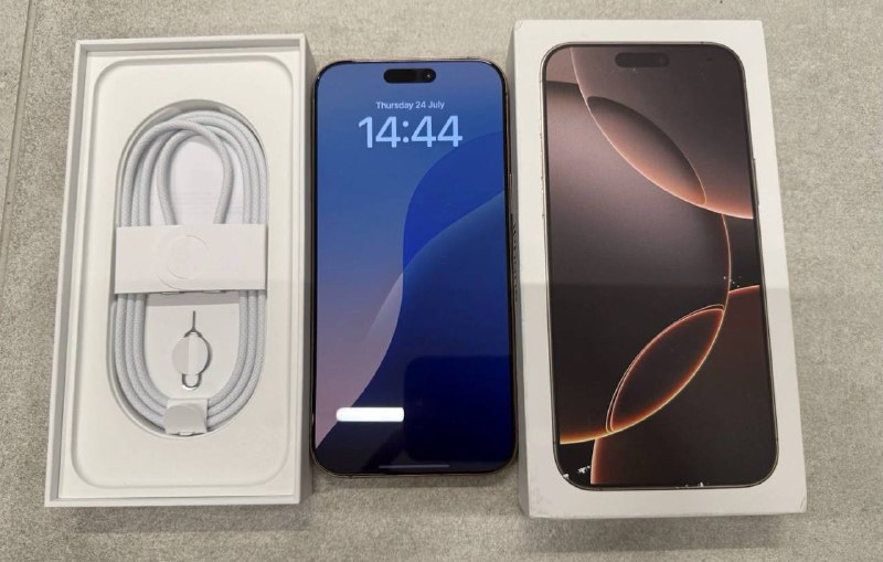 iPhone 16 Pro Max 256 GB Desert Titanium
